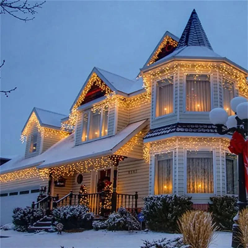 Cortina de Luzes LED Natalinas – Encanto e Magia para sua Casa